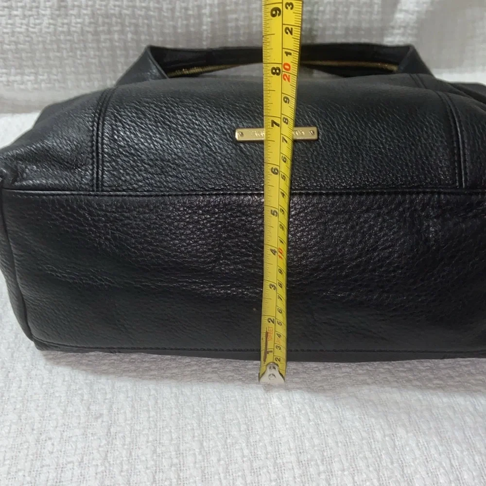 Like new Vince Camuto Zoe pebbled leather Split Hobo bag_12